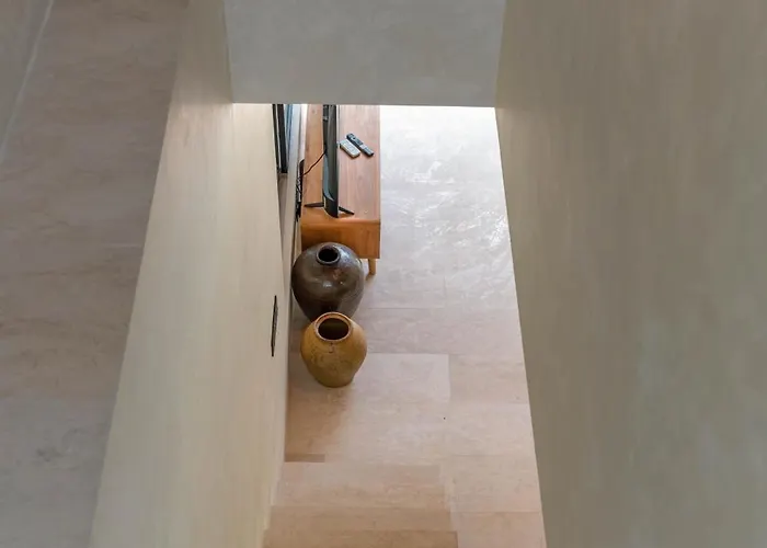 Villa Naoki - 1br Architectural Gem Next To The In Canggu