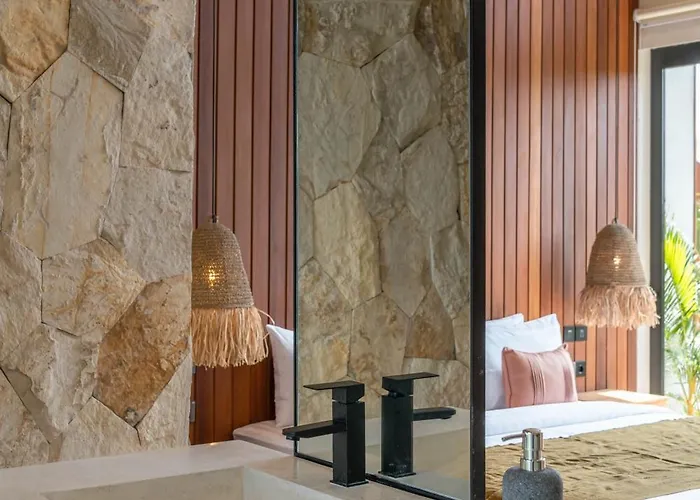 Villa Naoki - 1br Architectural Gem Next To The In