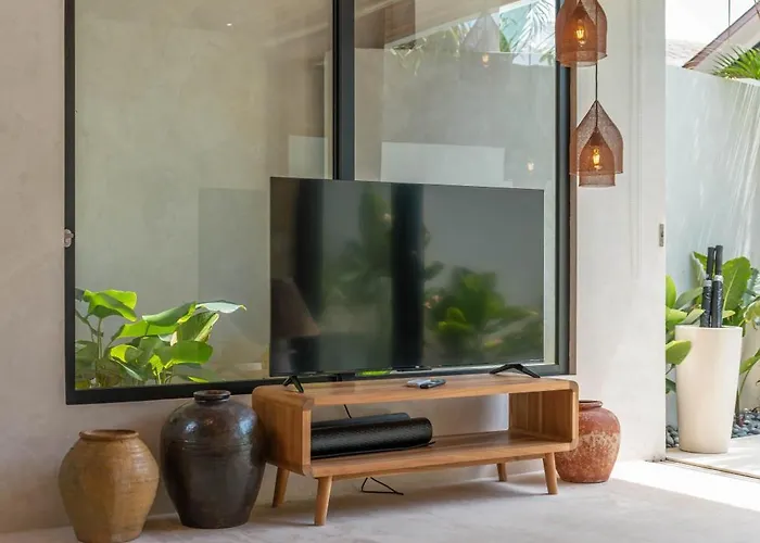 Naoki - 1br Architectural Gem Next To The In Canggu