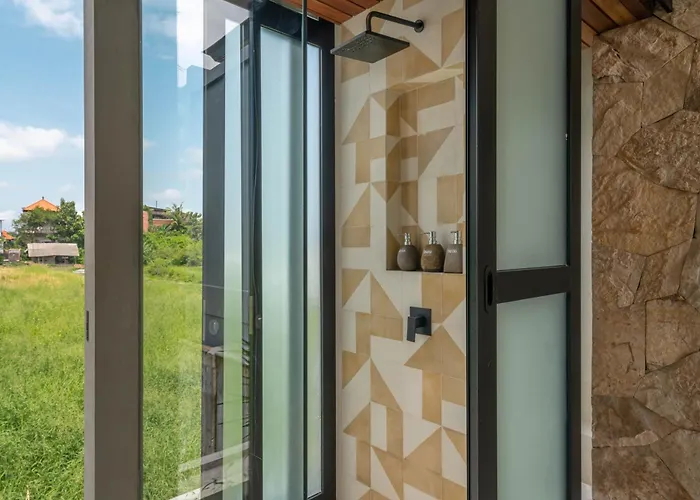 Naoki - 1br Architectural Gem Next To The In * Canggu