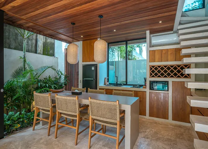 Naoki - 1br Architectural Gem Next To The In * Canggu